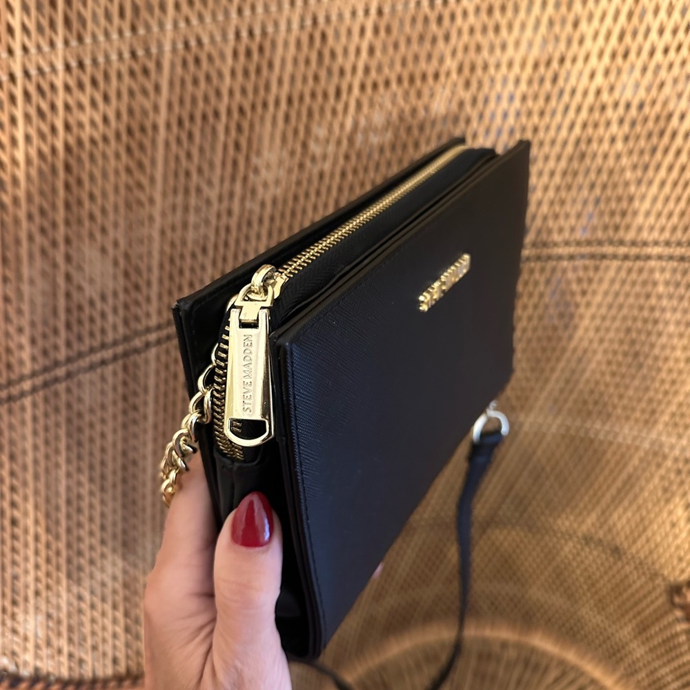 Steve Madden Black Crossbody with Gold Chain - Picture 4 of 7